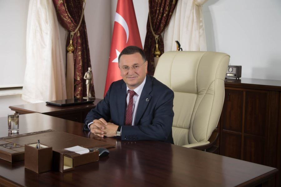 BAŞKAN SAVAŞ: “DEPREMDEN ÖNCE YAPMIŞ OLDUĞUMUZ KENTSEL DÖNÜŞÜM PROJE YAZIŞMALARIMA BAKANLIK CEVAP BİLE VERMEDİ”