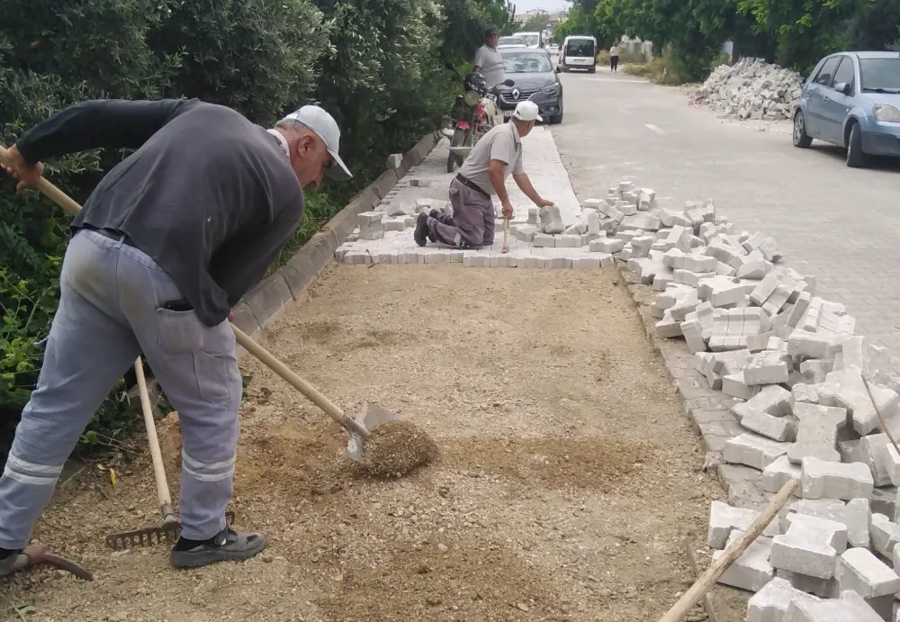 FEN İŞLERİ EKİPLERİMİZCE 10 MAHALLEMİZDE EŞZAMANLI ÇALIŞMALARIMIZI SÜRDÜRÜYORUZ.