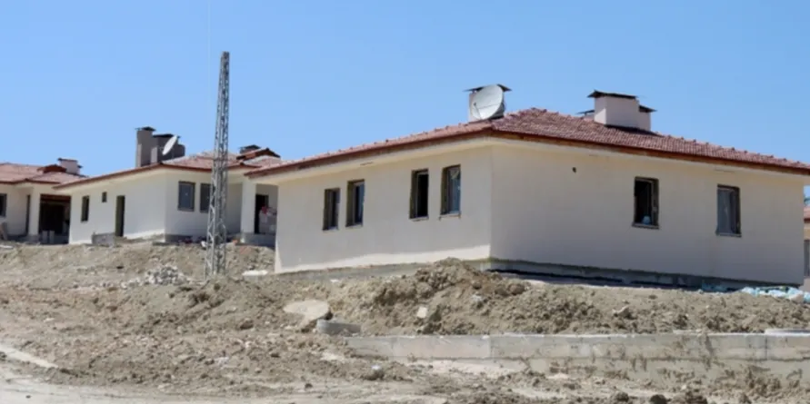 Yanıkpınar Mahallesi’nde Elektrik Sorunu: Köy Evleri Teslim Edildi Ama Enerji Yok!