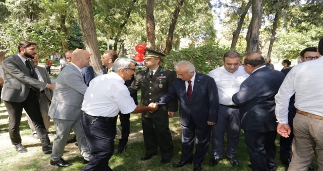 HATAY AİLESİ BAYRAMLAŞMA TÖRENİNDE BULUŞTU 