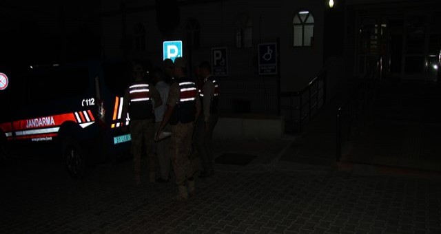 DEV MÜLTECİ KAÇAKÇISI ALTINÖZÜ?NDE YAKAYI ELE VERDİ