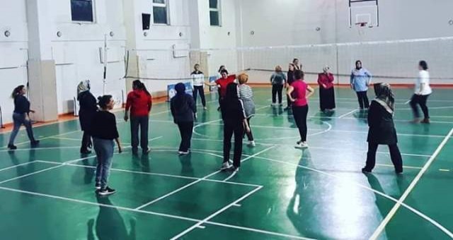 AK Parti Hatay Kadın Kolları Voleybol`da  Stres Attı