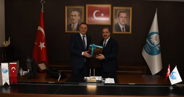 HATAY BÜYÜKŞEHİR BELEDİYE BAŞKANI DOÇ.DR. LÜTFÜ SAVAŞ?TAN  BAŞKAN İSMAİL KİMYECİ?YE GEÇMİŞ OLSUN ZİYARETİ