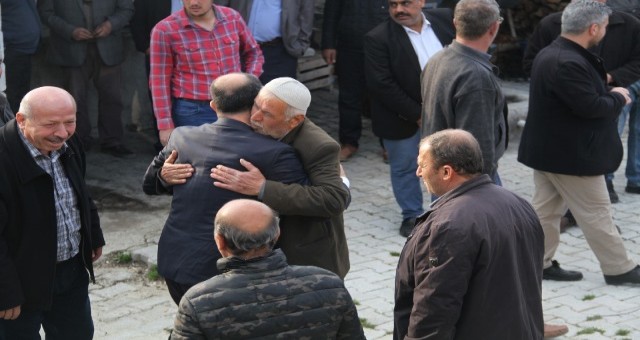 ALTINÖZÜ`NDE MEHMET YÜKSEK BÜYÜK İLGİYLE KARŞILANIYOR